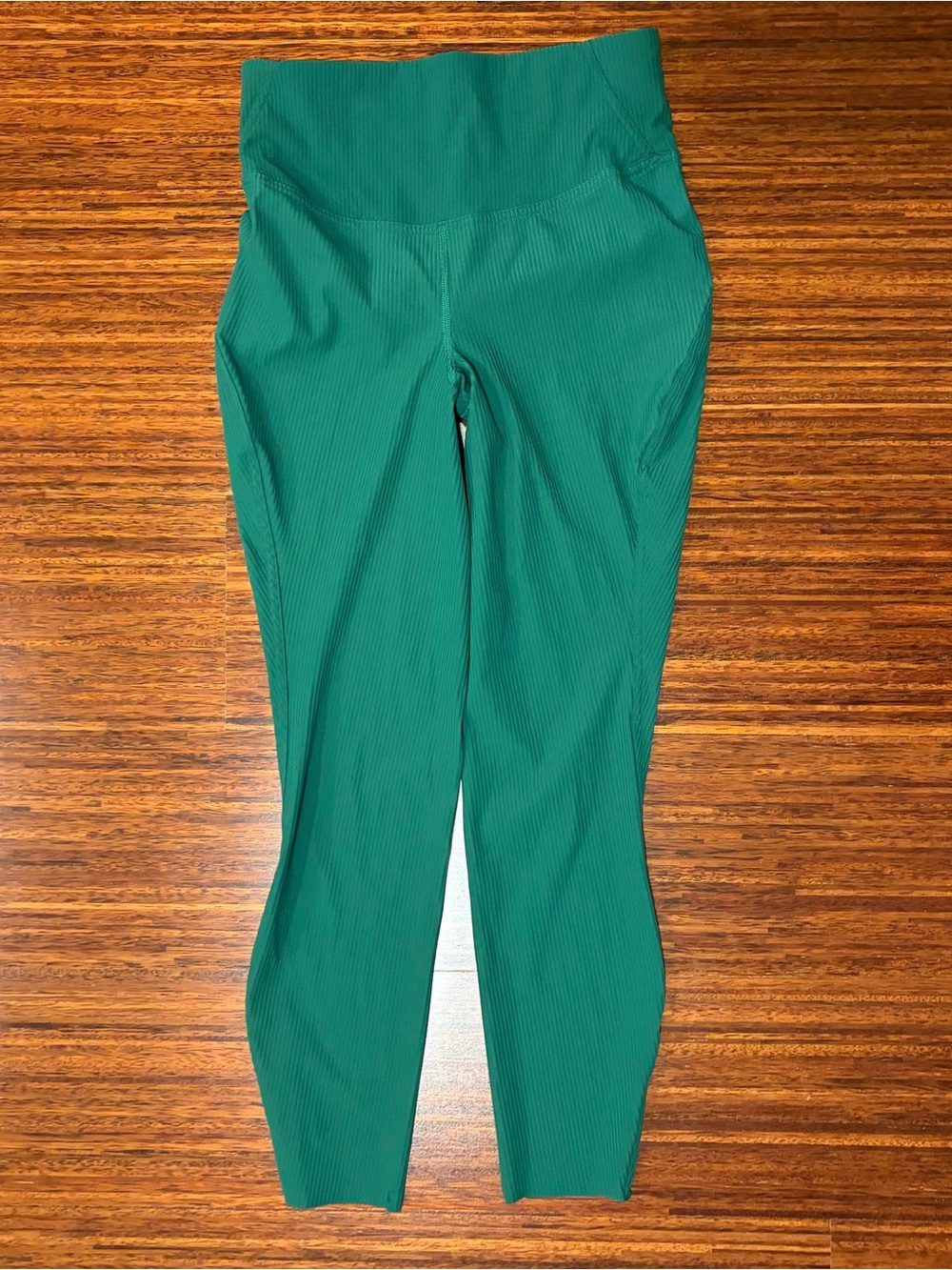 Lululemon Base Pace High-Rise
Ribbed Tight 25" Everglade Green size 6 EUC